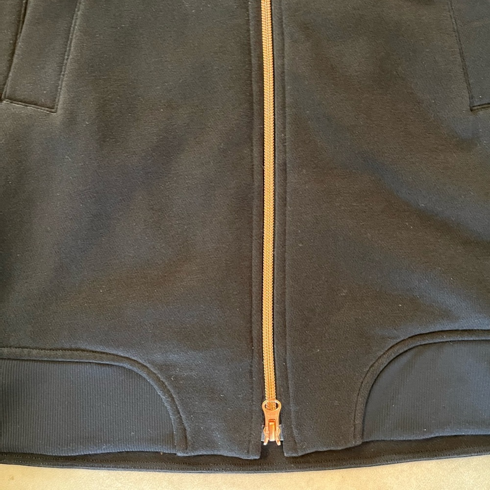 Lululemon Black Sleeveless VEST. Black. SMALL. Cozy Soft Minimalist Layering - Picture 3 of 8